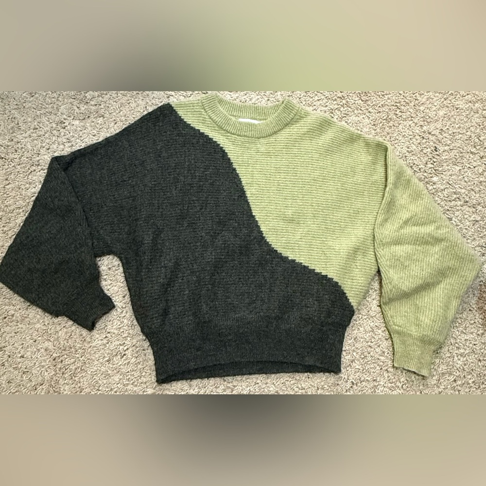 Lush sweater size medium, olive green and dark green.